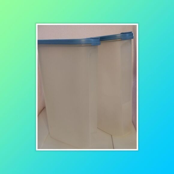 Tupperware (2) 1615-5 Canisters 2.9 Liters, 12.25 Cups - Picture 1 of 5